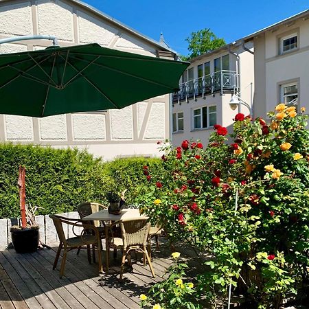 Villa-Rosengarten-Ferienwohnung-Baumhaus-Mit-Seeblick Sassnitz Bagian luar foto