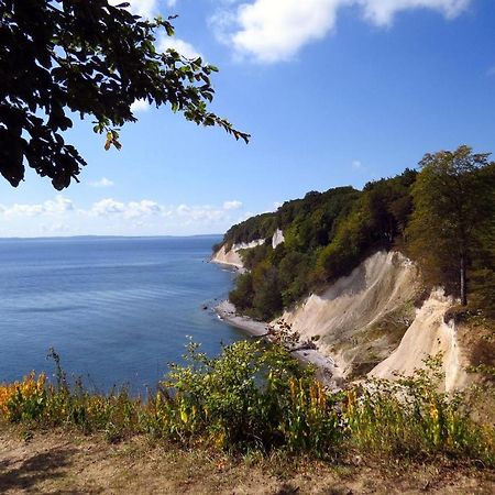 Villa-Rosengarten-Ferienwohnung-Baumhaus-Mit-Seeblick Sassnitz Bagian luar foto