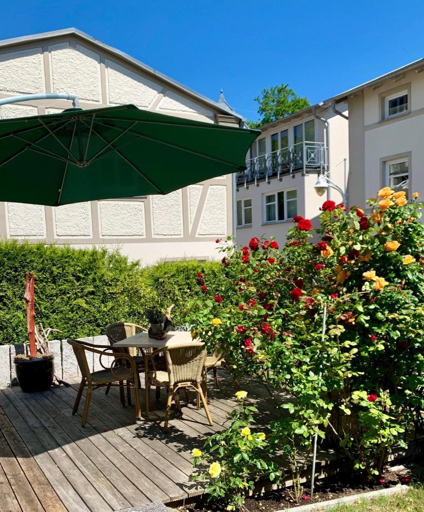 Villa-Rosengarten-Ferienwohnung-Baumhaus-Mit-Seeblick Sassnitz Bagian luar foto